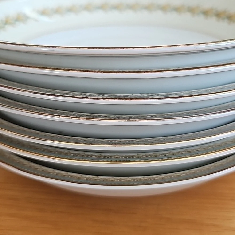 Vintage Alden by Meito Elegant Dinnerware - Gold Trim, Aqua Band 6 Rim Soup Bowl